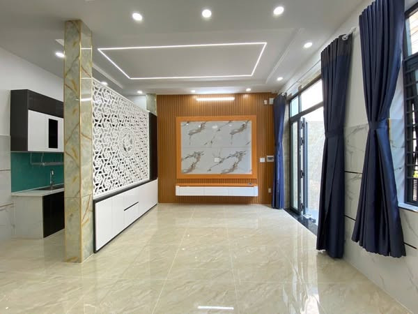 Bán nhà 6x10 - 3 tầng - hẻm oto - giá chỉ 5,x tỷ - ngay đường Tên Lửa nối dài - Bình Tân.