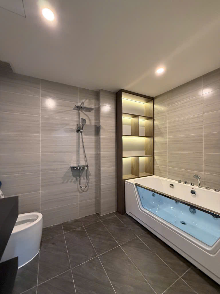 Mặt  phố Bảo Linh – Phúc Tân, 70m 5tầng thang máy 23.5 tỷ.