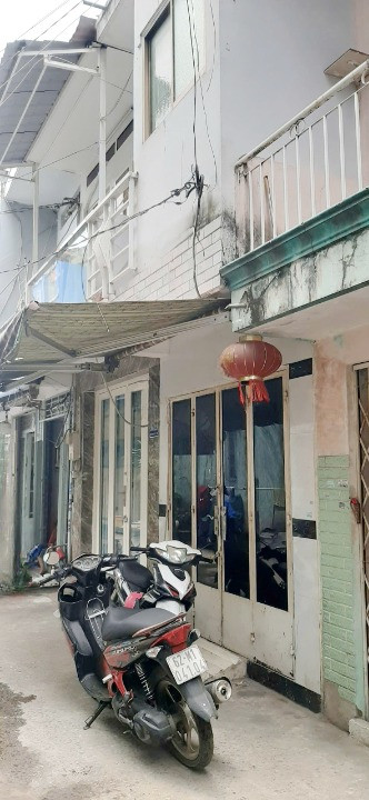 Nhà 2 tầng hẻm 3,5m thẳng đường Bông Sao P5Q8. Giá 2,58 tỷ TL
