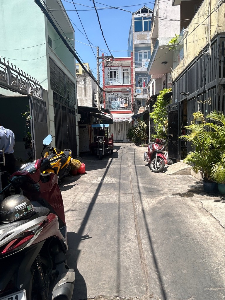 Chủ nhà Lớn tuổi không ở.Bán rẻ về vườn.chỉ  7,3Tỷ