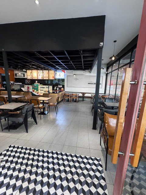 Sang Quán 2 Mặt Tiền, Mặt Bằng Đẹp Tại Thủ Dầu Một – Diện Tích 220m², Giá Thuê Siêu Hấp Dẫn. Liên hệ: Chothuexuongmiennam.com - 0366632092
