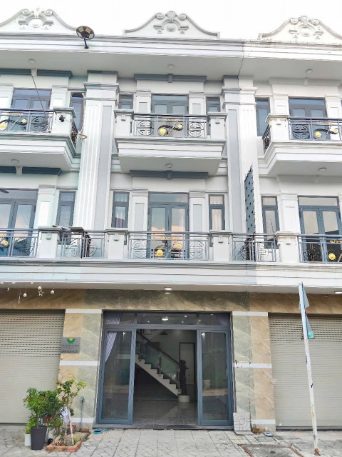 KHÔNG THỂ GỒNG NGÂN HÀNG ĐƯỢC NỮA NÊN CẦN BÁN GẤP NHÀ 2 TỶ