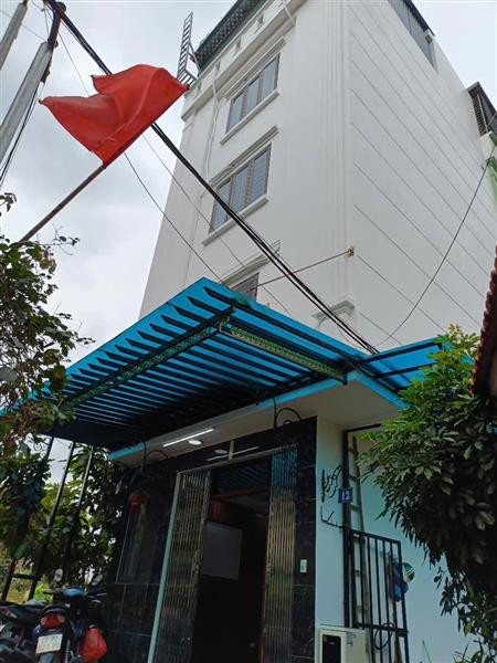 Vị trí đẹp gần phố lô góc hai mặt thoáng, xung quanh tiện ích bạt ngàn như chợ, siêu thị, trường học... tương lại sáng ngời sau quy hoạch mở đường 70 nhà ra sát mặt phố.