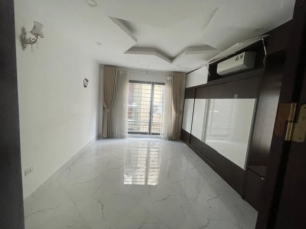 TRUNG TÂM HAI BÀ TRƯNG - NHÀ MỚI - LÔ
GÓC - NGÕ THÔNG - VỪA Ở VỪA KINH DOANH
Giá chỉ: 6.2 tỷ - Diện tích: 32m- x 5 tầng - Mặt tiền 4.1m