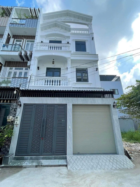 Bán nhà mới 1 trệt 2 lầu sân thượng 6 x 13,5 tặng NT giá 8.2 tỷ tại 1368 Lê Văn Lương Phước Kiển Nhà Bè