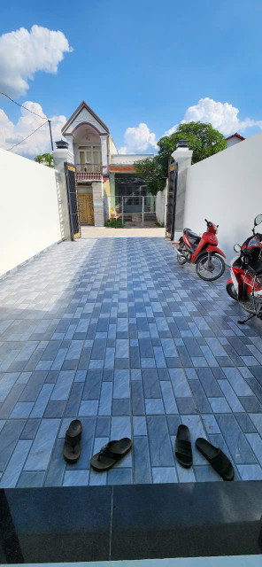 Nhà hẻm thi trấn Đức Hòa dt 145m2 1 lầu 3pn 3wc giá 3 tỷ