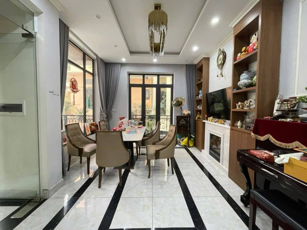 Bán nhà mặt phố Ấu Triệu, 80m2, 4 tầng, mặt tiền 3.2m, 78.5 tỷ, kinh doanh đỉnh