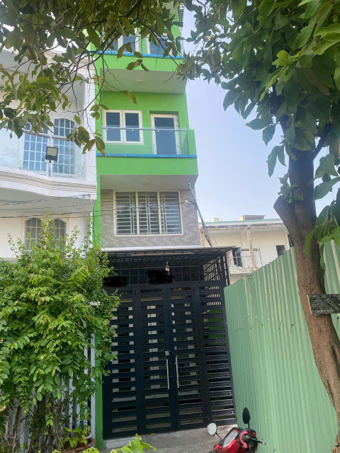 Tiện kinh doanh, đầu tư MT Lô I Chợ Rạch Ông, P2 Q8. DT 40m2. Giá chỉ 6.2tỷ.
