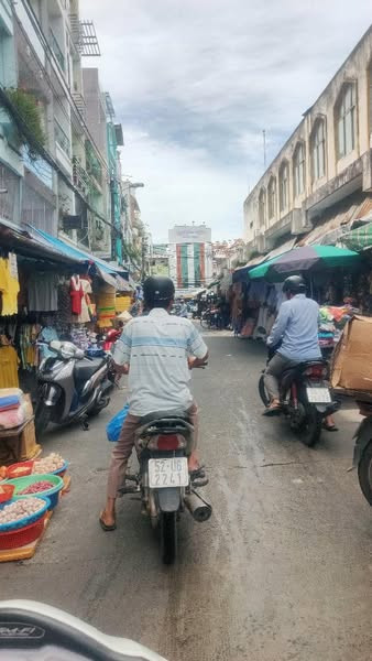 Mặt tiền chợ Rạch Ông ngang 4.5m xây dựng 4 tầng chỉ 7 tỷ 8