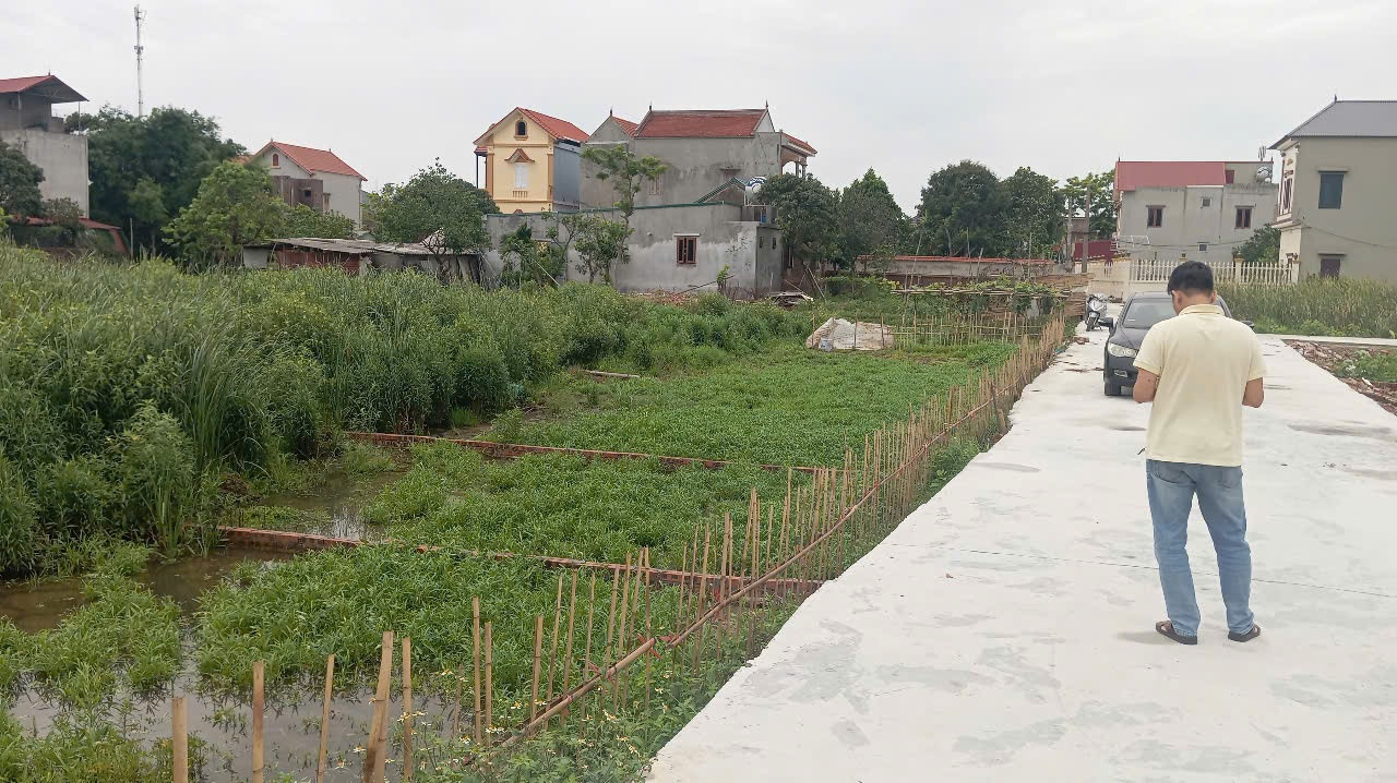 Bán đất Gia Bình, bắc ninh. 100m2 * mt 5m * 1,65 tỷ. ô tô đỗ, full thổ cư
