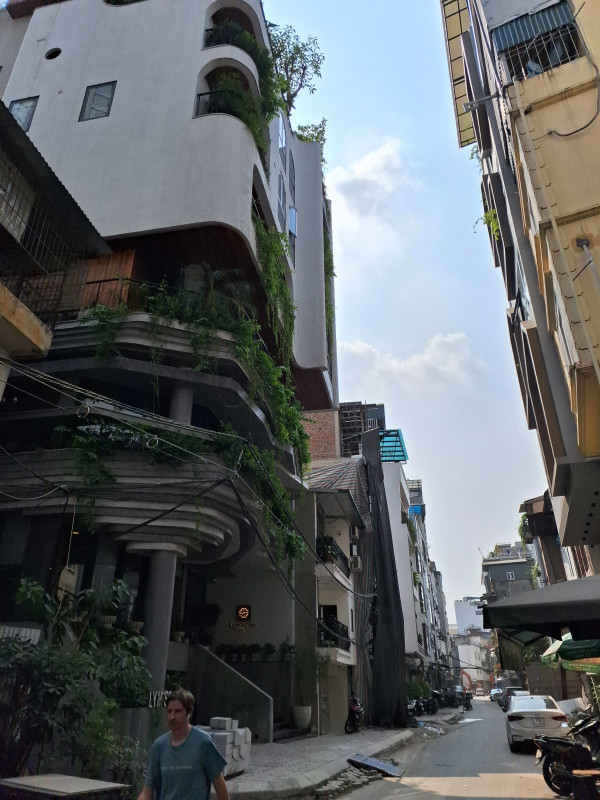 Bán nhà Thụy Khuê (Tây Hồ) 45/50m, Cấp 4, mt 5.9m, giá 24 tỷ