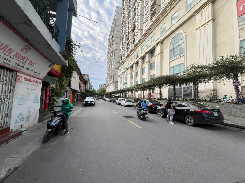 Bán nhà Mạc Thị Bưởi (HBT) 37m, 3 tầng, mt 3.7m, giá 10.2 Tỷ
