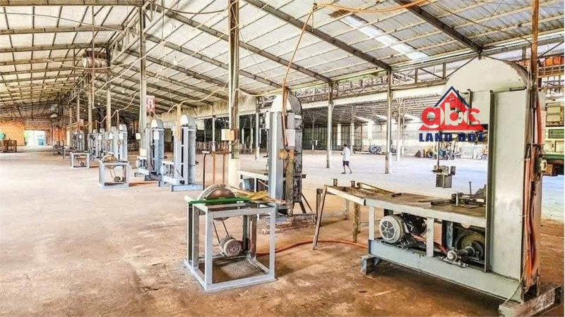 cho thuê nhà xưởng đẹp vị trí xa khu dân cư phục vụ nhiều ngành nghề. bàn giao liền