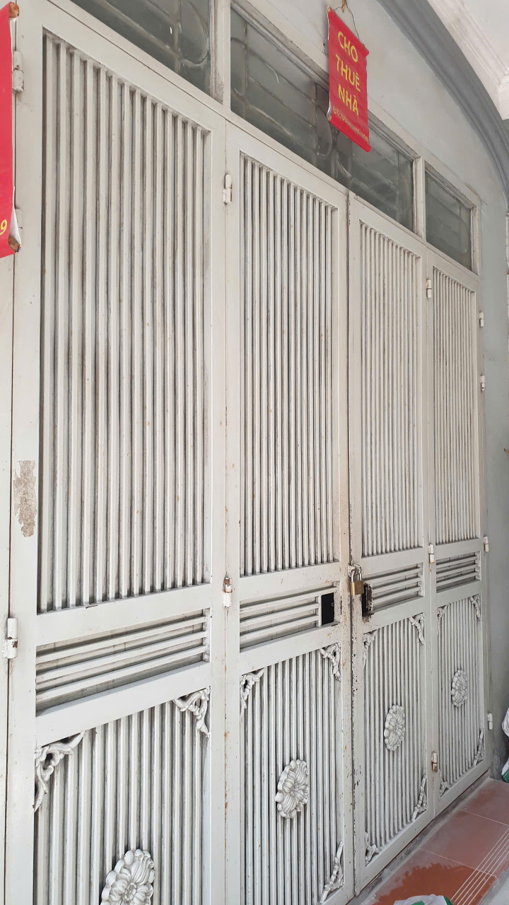 Siêu hiếm, nhà ngõ ô tô Kim Giang, 3 tầng x 40m2, 2 ngủ, 8 Triệu Spa, Salon, KDon, ở gđ