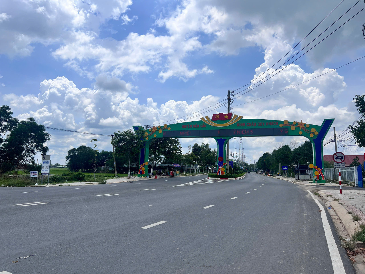 BÁN ĐẤT MẶT TIỀN ĐƯỜNG BỜ BAO THỊ TRẤN KHU PHỐ 1 BẾN CẦU TÂY NINH