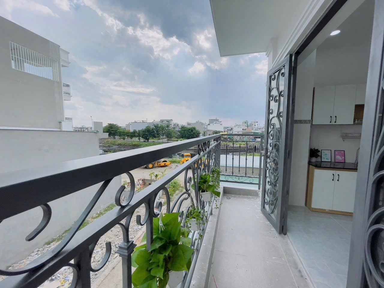 🏡 CHO THUÊ CĂN HỘ DỊCH VỤ TIỆN NGHI – BAN CÔNG RỘNG RÃI.