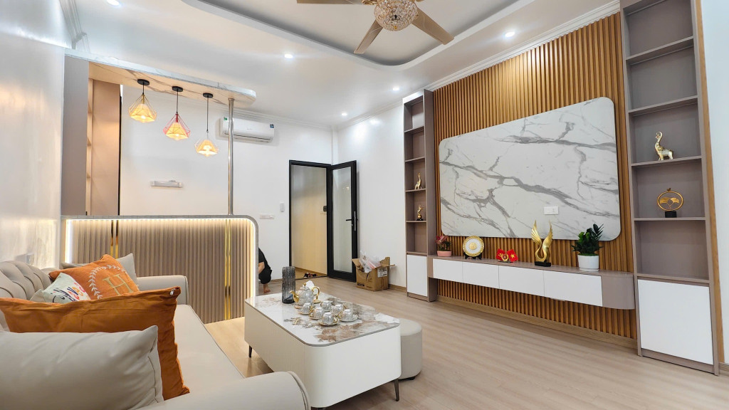 NHÀ ĐẸP Ở NGAY PHỐ THÁI HÀ - 45M x 5T THANG MÁY - GARA Ô TÔ - KINH DOANH - CHỈ HƠN 16 TỶ