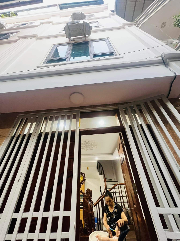 BÁN GẤP NHÀ DÂN XÂY PHÚ DIỄN 30M2X4 TẦNG, SÁT TRƯỜNG GẦN CHỢ, GIÁ CHỈ 4,25 TỶ