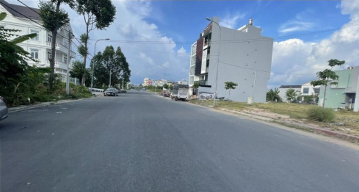 Bán đất chính chủ. Gần THPT Bình Đông Gò Công. SHR công chứng ngay. 750tr/100m2