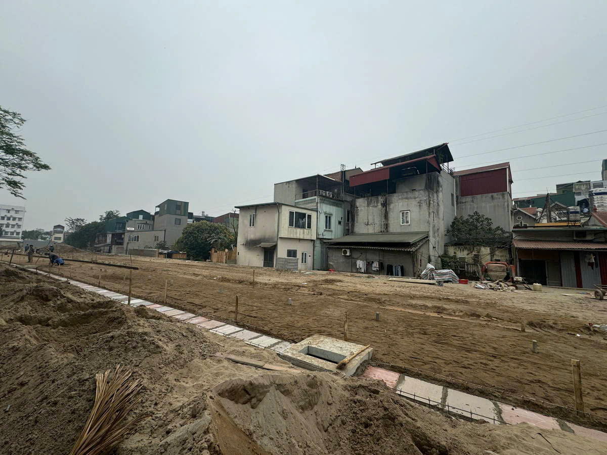 BÁN ĐẤT YÊN PHỤ, TÂY HỒ. 90M2 MT 5,5M GIÁ 14,5 TỶ- THỦA ĐẤT SIÊU ĐẸP - MẶT TIỀN RỒNG - CÁCH Ô TÔ TRÁNH 15M