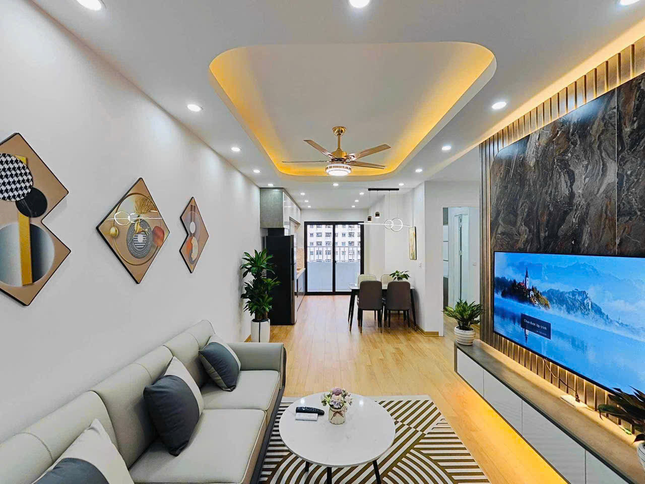 Chính chủ gửi bán căn hộ HH1 Linh Đàm, Hoàng Mai, 67m2, 2 ngủ, giá 2.x tỷ