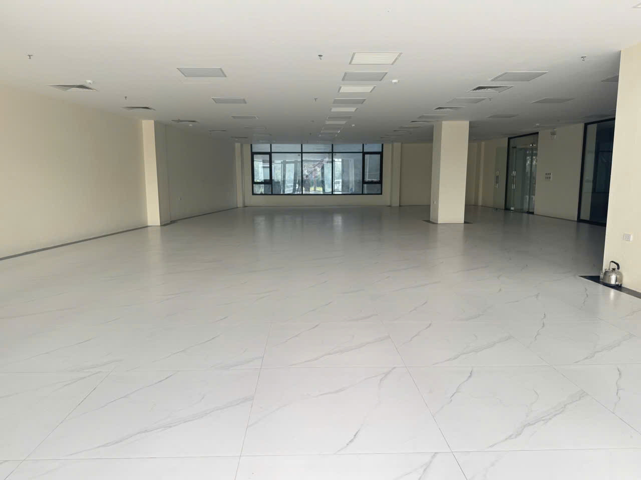 🔥 GIẢM SÂU CÒN 258 TỶ – CHỦ THIỆN CHÍ – CƠ HỘI VÀNG CHO NHÀ ĐẦU TƯ 🔥
🏢 MẶT PHỐ HỒNG TIẾN – 40M – TOÀ VĂN PHÒNG 9 TẦNG – ĐẲNG CẤP NHẤT LONG BIÊN

📍