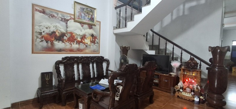 ♣ MT Đường 7.5m sát Bãi Tắm Sơn Thuỷ, 90m2, ngang 5m, 3 tầng đúc cứng sạch, 3PN trên dưới,  hơn 6 tỵ
