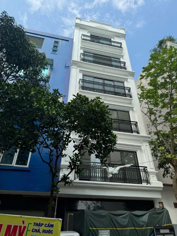 Bán nhanh nhà 5 tầng chính chủ phân lô tại Văn La - Phú La - Hà Đông
