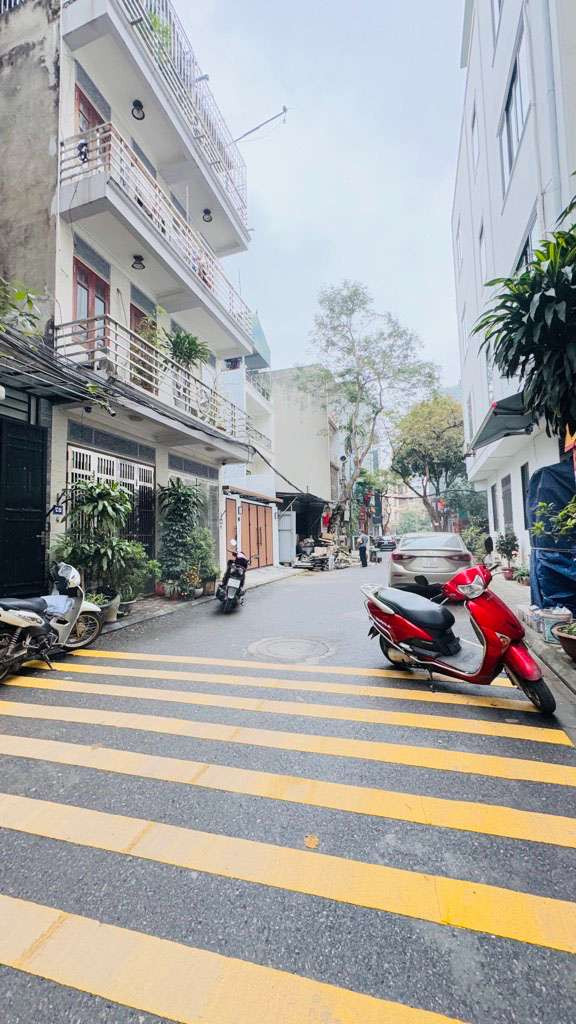 Bán nhà 4 tầng 55m ở Phúc Đồng Long Biên mặt đường vỉa hè oto tránh sát mặt phố 11 tỷ