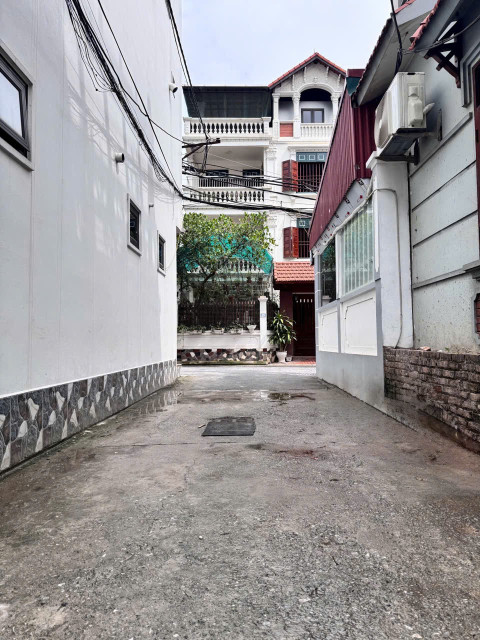 BÁN ĐẤT ĐỨC GIANG – GẦN PHỐ, GẦN Ô TÔ TRÁNH – NGÕ NÔNG, RỘNG – LONG BIÊN