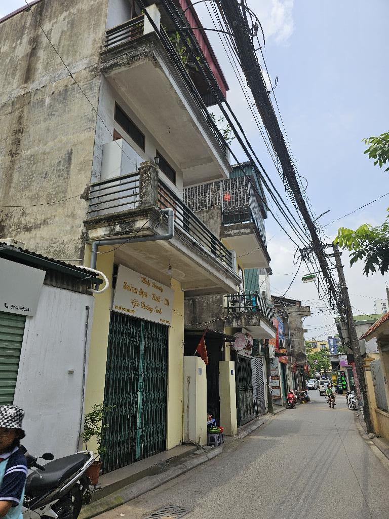 Bán nhà 3T Gia Quất, 50m x 4m oto tránh kinh doanh, lô góc chỉ 9 tỷ còn tl. LH 0936123469