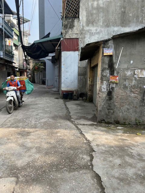 BÁN GẤP LÔ ĐẤT ĐẸP – NGÔ GIA TỰ, LONG BIÊN – GIÁ ĐẦU TƯ CHỈ 11.5 TỶ

📍 Địa chỉ: Ngô Gia Tự, P. Đức Giang, Q. Long Biên, Hà Nội
💰 Giá bán: 11.5 tỷ
📐 Diện tích: 50m²
📏 Mặt tiền: 4.5m
🚪 Hướng cửa chính: Tây
🌇 Hướng ban công: Tây
🚗 Ngõ trước nhà: Rộng