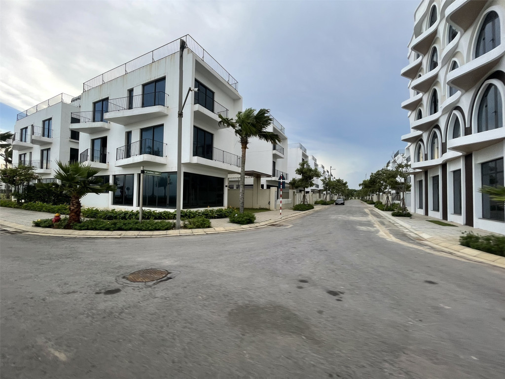 SHOPHOUSE MẶT BIỂN SẦM SƠN, TẶNG 360 TRIỆU. DUY NHẤT CÓ SỔ LÂU DÀI. LH: 0966 343 969