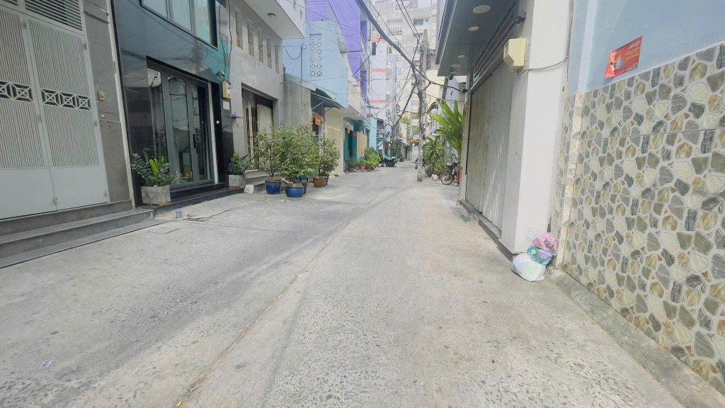 **BÁN GẤP NHÀ Hẻm 4m-Vài Bước Ra MT NGUYỄN TRÃI-50M-Ngang4,5m,Nở Hậu 5.2m