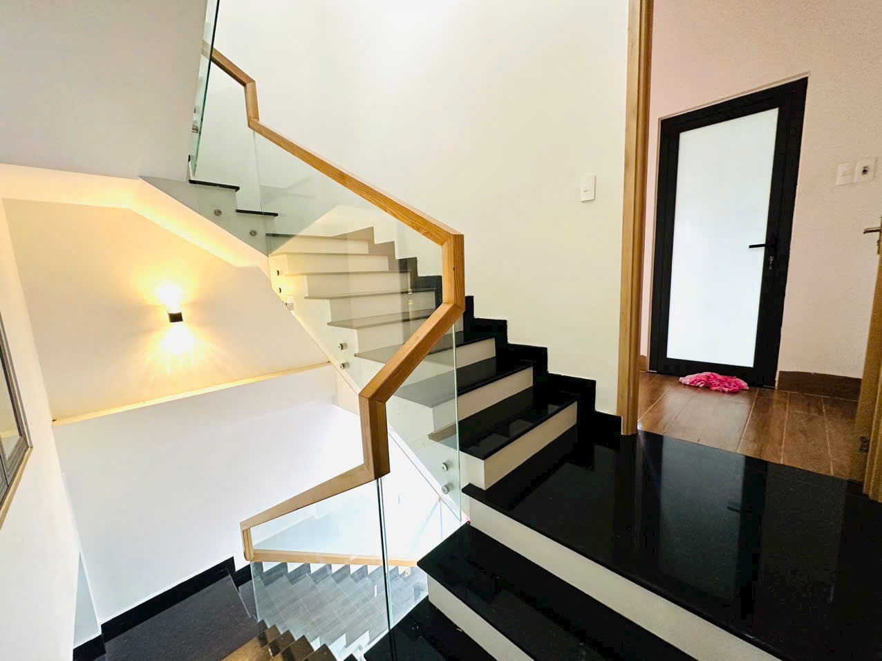 NHÀ 3 TẦNG KIÊN CỐ - MẶT TIỀN NGUYỄN ĐÌNH - ĐẦU TƯ ĐỈNH.siêu rẻ chỉ 6,1 tỷ