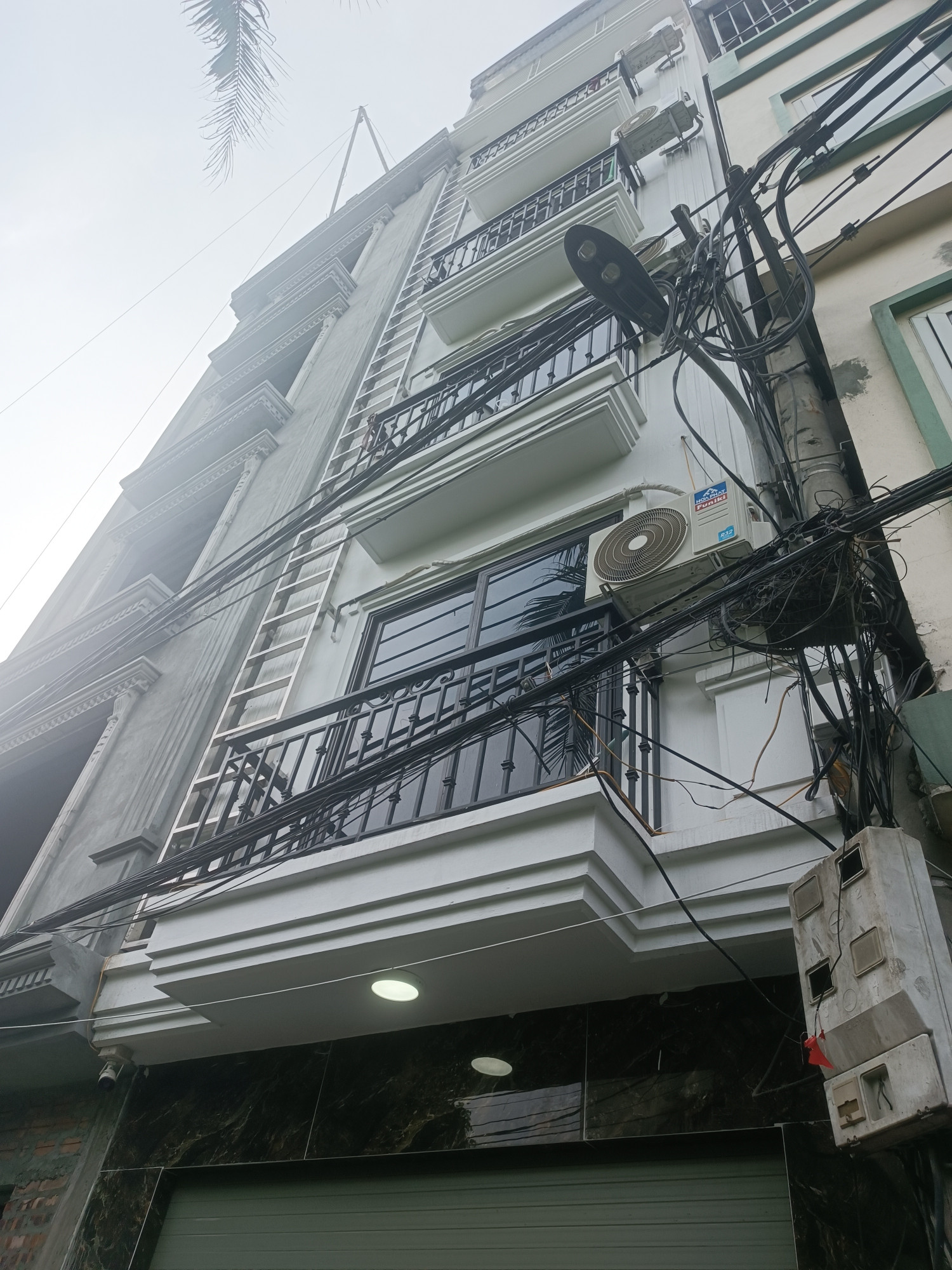 Bán nhà dòng tiền Lai Xá, 50m2, 6 tầng thang máy mặt tiền 4.6m, giá 12.5 tỷ