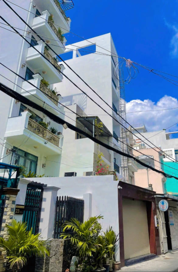 BÁN NHÀ MẶT TIỀN - 7 TẦNG ĐÚC - THANG MÁY CẢM ỨNG - SMART HOME FULL NỘI THẤT 🔥 Chỉ 17.8 TỶ - Nhà mới 100% - Trang bị như khách sạn 5 sao!
⸻