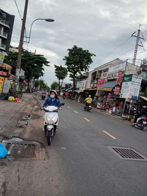 BÁN NHÀ 6 TẦNG – NGAY CHỢ PHẠM THẾ HIỂN, QUẬN 8 – Ô TÔ ĐỖ CỬA. GỌI NGAY: 0938827657 MS TUYỀN