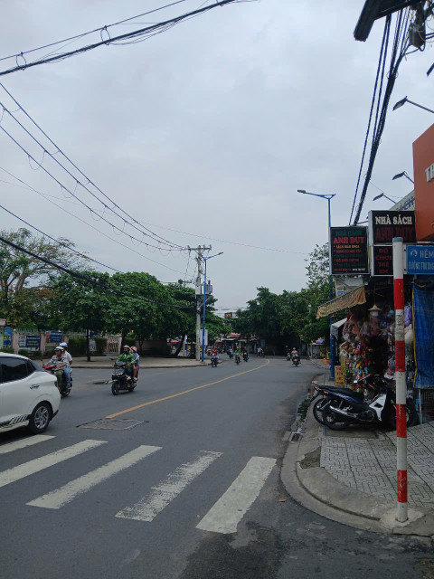 NHÀ 3 TẦNG MẶT TIỀN ĐƯỜNG 12M TRƯƠNG THỊ HOA,TÂN THỚI NHẤT,Q.12-100M2-NGAY METRO-GIÁ 9 TỶ NHỈNH ( thương lượng)