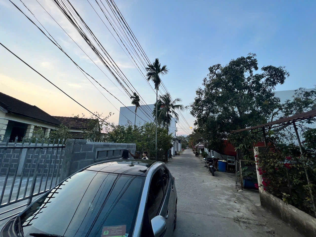 Khách hẹn cọc nhưng chậm trễ em đăng lên luôn cho ai thiện duyên thì đầu tư ngay
206m tại Vĩnh trung đoạn ngay sthi metro gần Huyndai ngnang gần 8,5m sau hơi tóp hậu 7,5m

Đường ô to 6m thông thoáng. Khu dân cư đẹp sang trongj. Xây nhà vườn là hết sảy. T