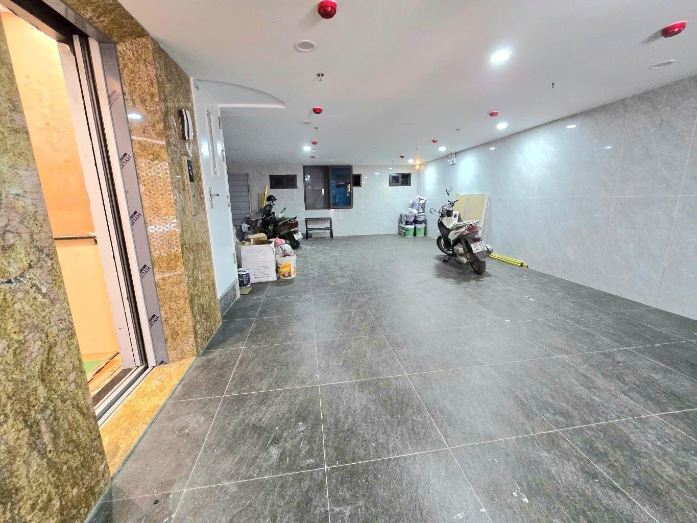 Bán gấp CHDV Nơ Trang Long - Hẻm ô tô -75m2 (4x18m) - 6 tầng -13 CHDV cho thuê -DT 55tr / tháng  -chỉi 12.8tỷ