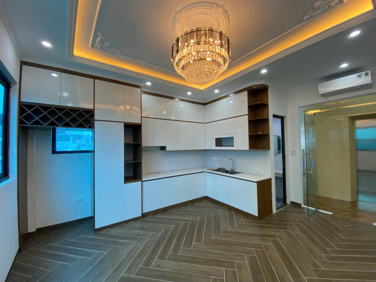 : NHÀ ĐẸP VŨ TÔNG PHAN MẶT NGÕ KINH DOANH,2 THOÁNG TRƯỚC SAU,NGÕ Ô TÔ THÔNG 37M, GIÁ 12,5 tỷ