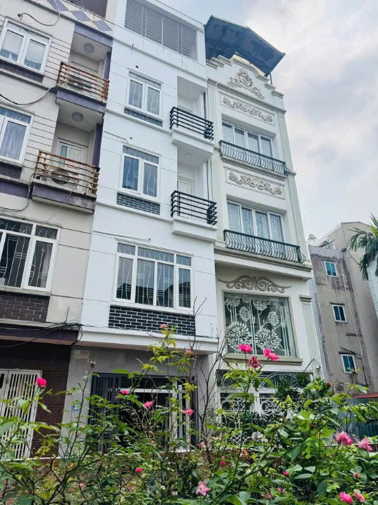 Bán nhà gần mặt phố ngay Cầu Diễn - DT 40m đang cao trào giá rẻ nhất