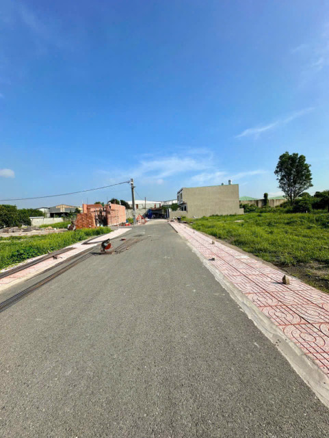 Em Còn 1 Lô Đất Duy Nhất Trong Khu Có Cây Xanh Vỉa Hè Đầy Đủ Sổ Hồng Riêng Full Thổ Cư