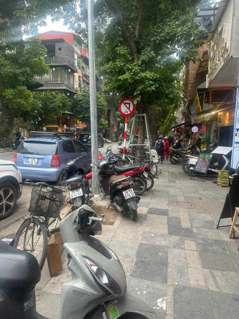 Nhà Phố Nguyễn Hữu Huân 38m 2 ngủ thoáng đẹp 2.6 tỷ.