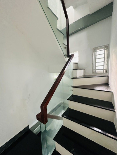 NHÀ MỚI ĐẸP NGAY CHỢ PHẠM VĂN HAI, GẦN 20M2 NGANG HƠN 4M, 3 TẦNG BTCT 2PN 3WC , NỞ HẬU, HOÀN CÔNG ĐỦ, DÒNG TIỀN GẦN 10TR/TH, CHỈ 2.X TỶ.