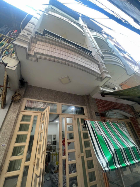 **CHỈ 5 TỶ HƠN,NHÀ HẺM 4M TRÀN BÌNH TRỌNG Q5-32m,3Tầng,3PN SHR,Hoàn Công Đủ