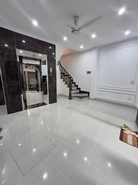 ĐỒNG CỔ,TÂY HỒ, HÀ NỘI -THANG MÁY 7 TẦNG - 10M RA PHỐ - Ô TÔ TRÁNH -  GIÁ 11.5 TỶ