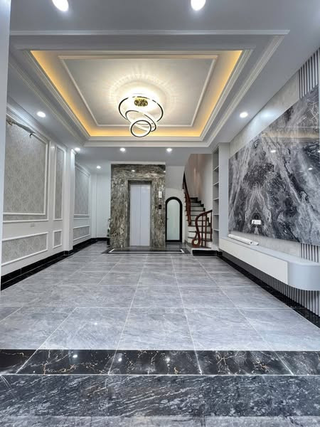 XUÂN LA, TÂY HỒ, HÀ NỘI - LÔ GÓC - THANG MÁY - GẦN HỒ TÂY GIÁ 10 TỶ