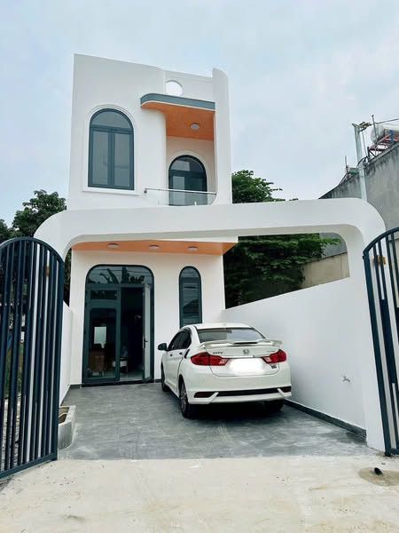 Nhà Phú Lợi 1 trệt 1 lầu mới 100%: Full nội thất . 0815422197